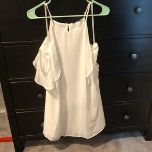 White mini dress l with open shoulder sleeves